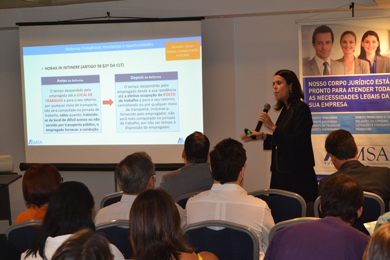 Catarina Mael, sócia da MSA Advogados, faz sua palestra sobre mudanças nas leis trabalhistas.
